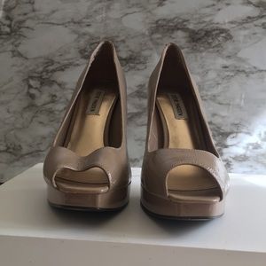 STEVE MADDEN Peep Toe Heels